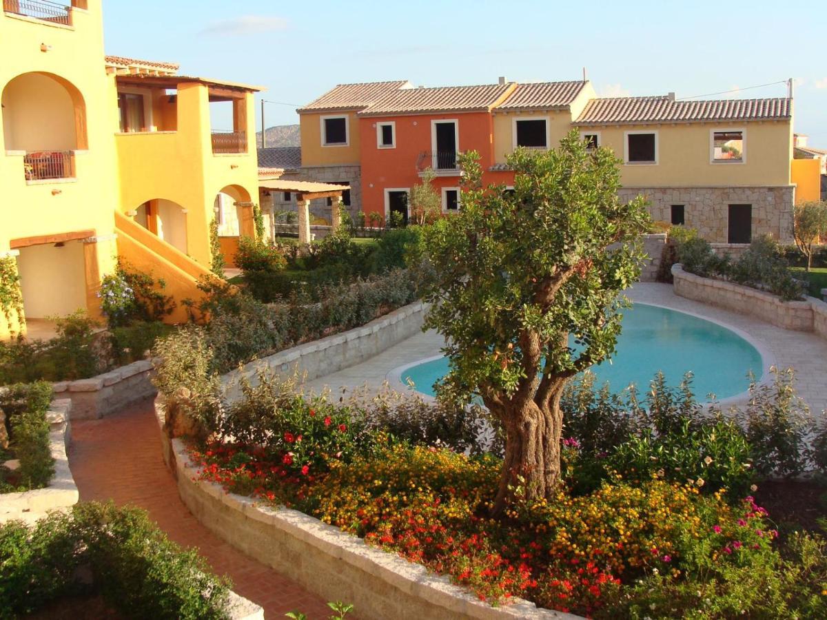 Villa Le Residenze Del Mare à Porto San Paolo  Extérieur photo