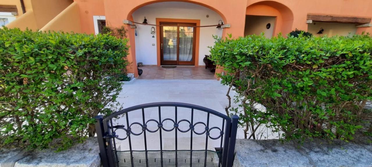 Villa Le Residenze Del Mare à Porto San Paolo  Extérieur photo